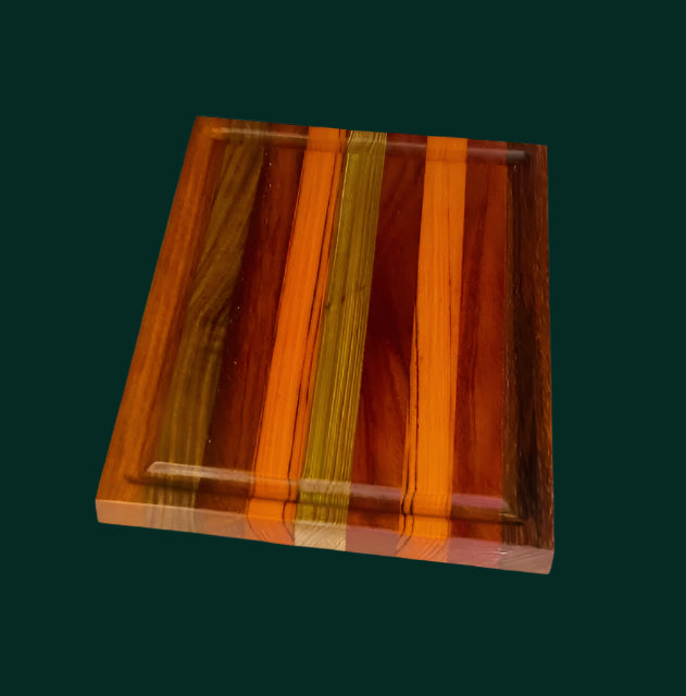 Cutting board w/ juice groove. 8" x 11"