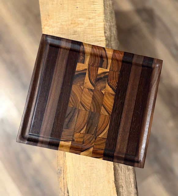 Cutting Board w/ juice groove, 11" x 10"